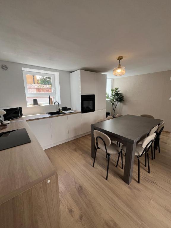 Maison cosy - salle de jeux, cinéma et jacuzzi - Ferienwohnung Ittenheim