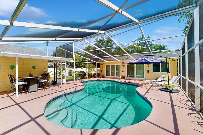 Pool Access! Dog-Friendly Retreat 16 Mi to Orlando - Ferienwohnung Orlando