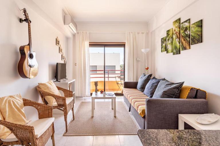 GuestReady - Deluxe home with terrace in Caparica - B&B Costa de Caparica