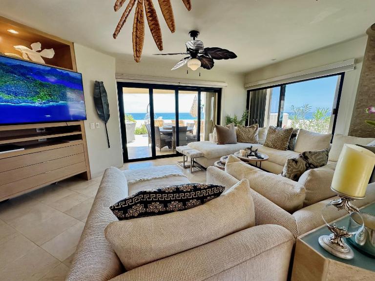 Unit 135 - Beachfront Heaven Ocean Front at Terrasol - Chambres d'hôtes Cabo San Lucas