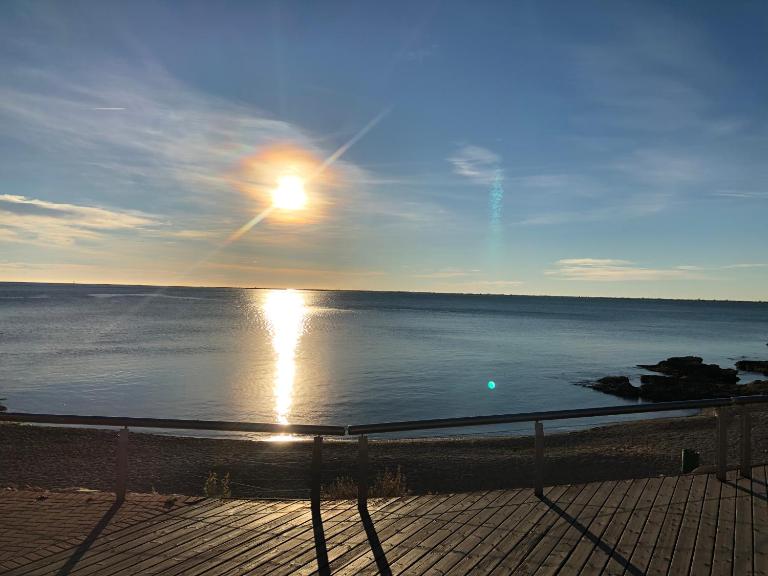 Apartament L'Ampolla BLAU a 50 m del MAR, WIFI, parking - B&B L'Ampolla