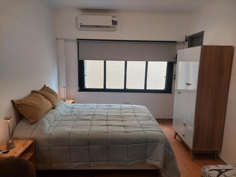Ramona's Apartment - Recoleta - WiFi 300Mbps - Quen Size - Bed and Breakfast Buenos Aires