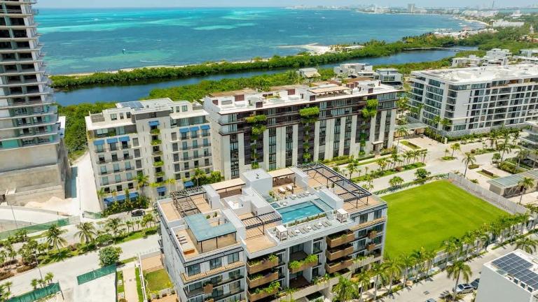 Luxury Penthouse with Private Rooftop - Ferienwohnung Cancún