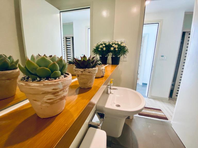 Oceanami Villa 3PN, bếp và BBQ - B&B Xã Long Hải