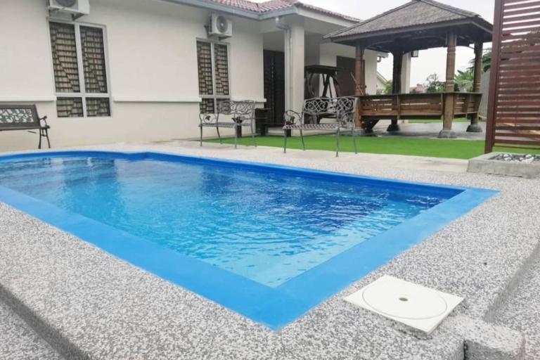 Nur Banglo Homestay Port Dickson - Bed and Breakfast Port Dickson
