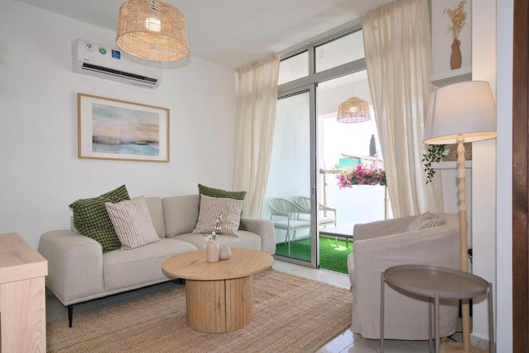 Cosy Charming Balcony Suite - Ferienwohnung Nikosia