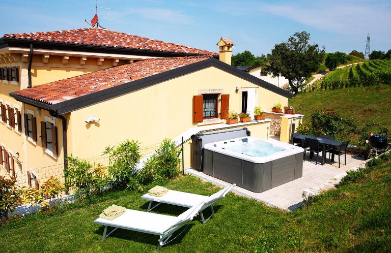 Agriturismo Corte Busòla jacuzzi riscaldata uso esclusivo ad un passo da Verona - B&B Verona