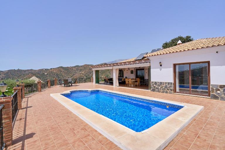 Casa Las Encinas - B&B Sayalonga
