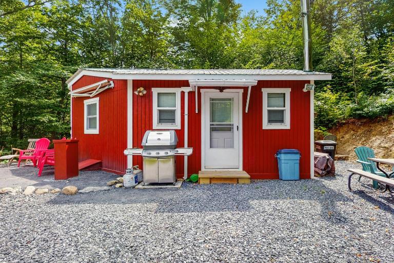Tiny House at Sugarbush North: Adventure Hub! - B&B Sugarbush Village