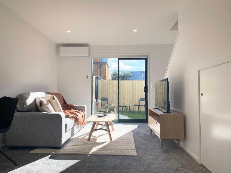 Armagh Townhouse with Courtyard and Fibre WiFi - Bed and Breakfast Christchurch