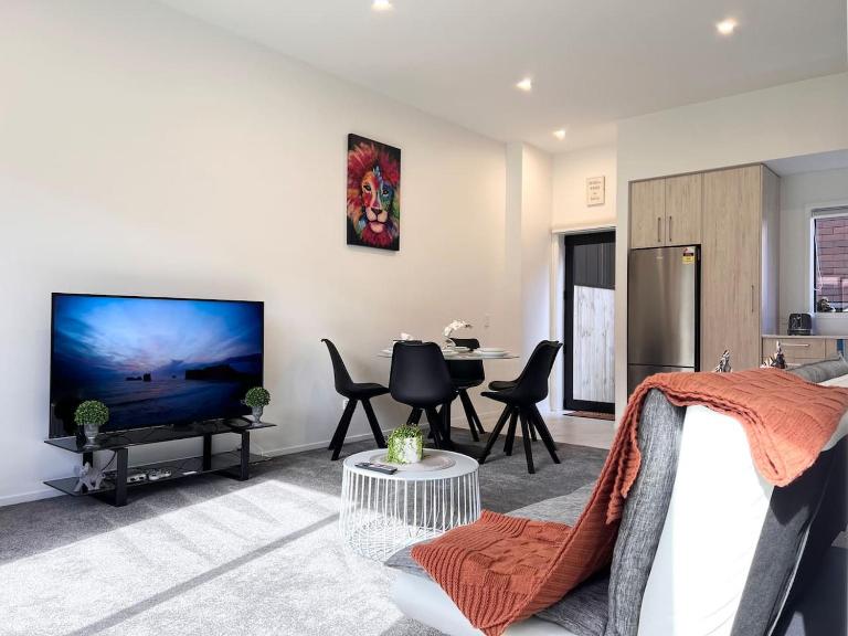 Spacious luxe 3 story townhouse on Cashel street - B&B Christchurch