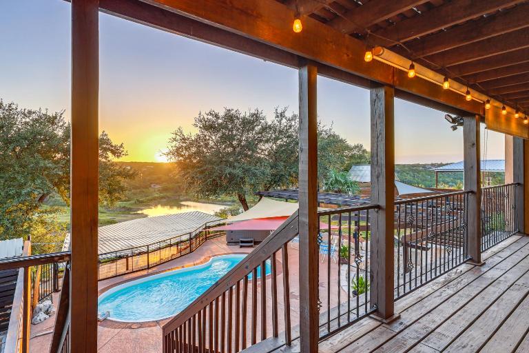 Italian-Styled Home w/ Lake Views & Private Pool - Ferienwohnung Belton