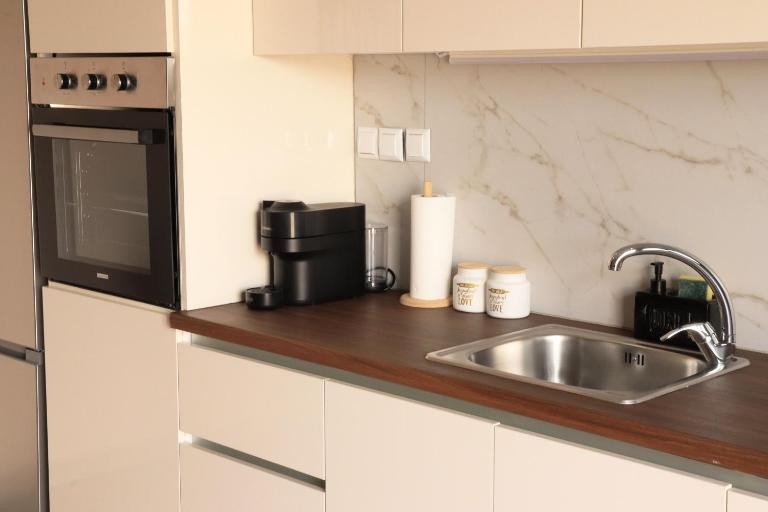 STV Royal Apartments 3 - B&B Areopolis