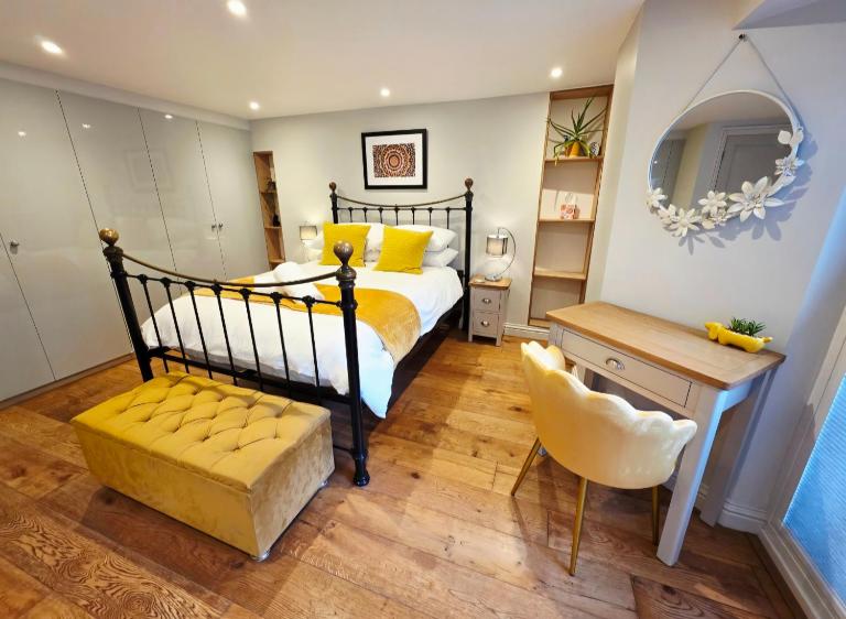 North Devon Luxe Gem for 4, 2 Ensuite Beds, Elegantly Renovated Sea Nearby - B&B Ilfracombe