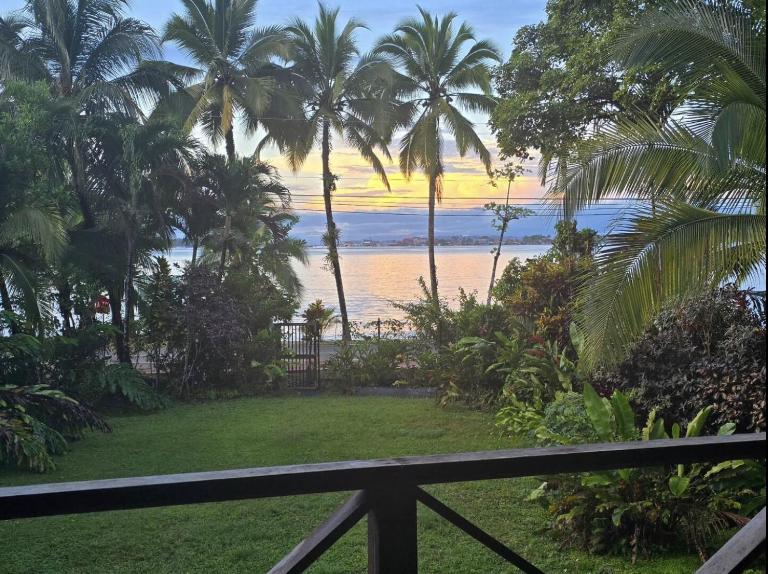 Villa Solazur - ocean view - Bed and Breakfast Bocas del Toro