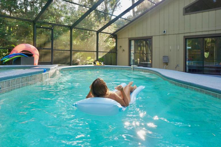 5BR House - Pool - Hot Tub - 8 Min to Hannah Park - B&B Jacksonville