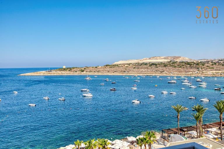 Beautiful seafront Suites with comfy beds, AC & WIFI by 360 Estates - B&B San Pawl il-Bahar