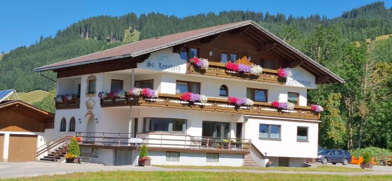 Appartment St- Leonhard - Bed and Breakfast Tannheim