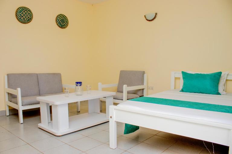 Sunny Sands Beach Apartment 3 - B&B Mtwapa