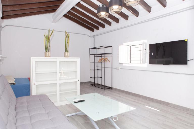 Beachside Studio in Peaceful Almayate - B&B Almayate Bajo