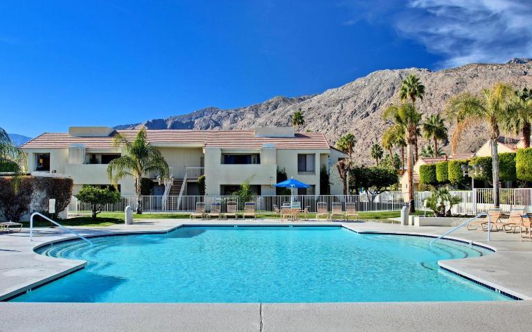 Convenient & Cozy Downtown - B&B Palm Springs