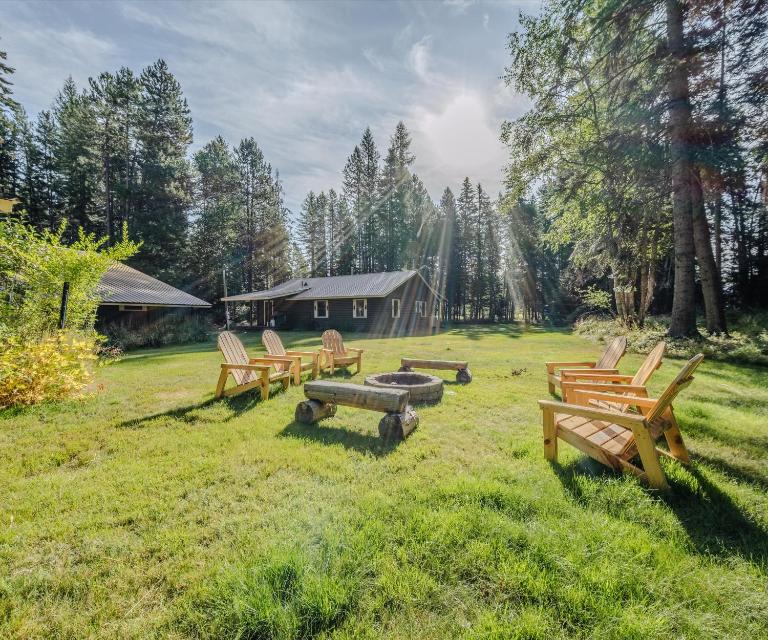 Spotted Bear Cabin - For 6 - B&B Bigfork