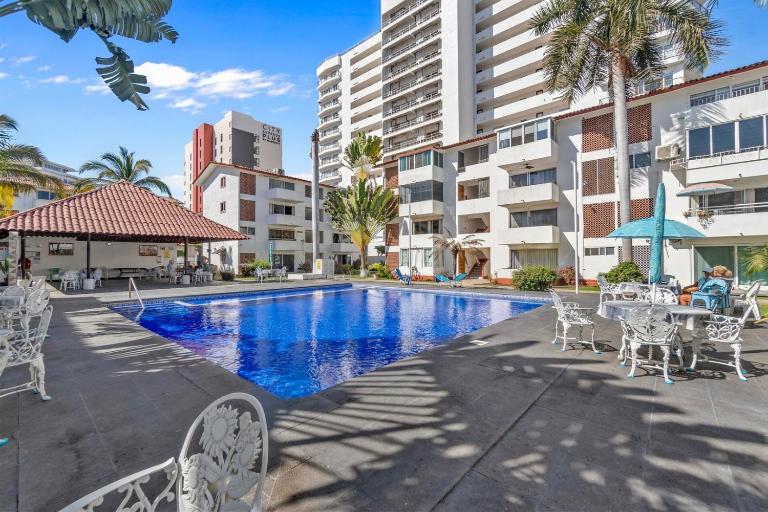 Apartment with pool near the beach in PV - Chambres d'hôtes Puerto Vallarta