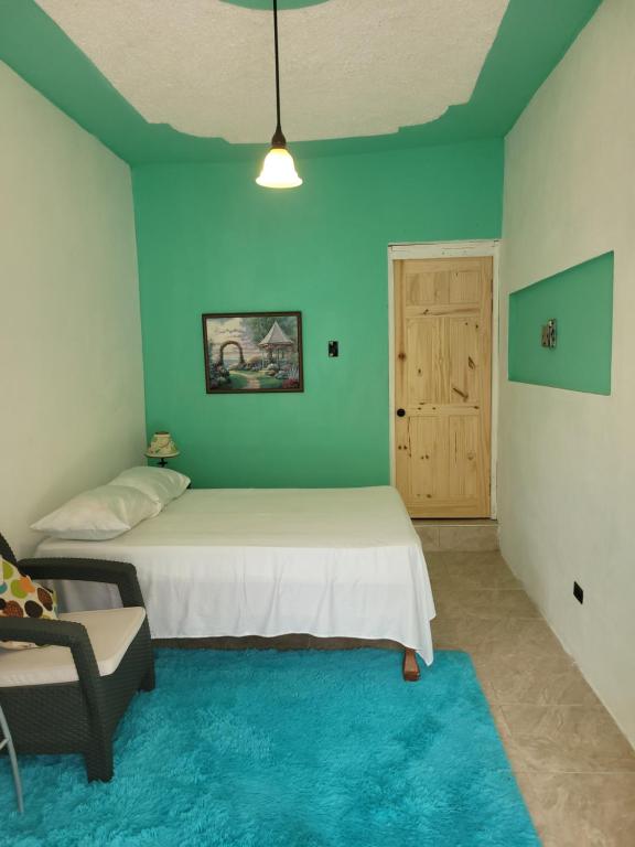 Cozy studio apartment with private parking off street - Ferienwohnung Albion