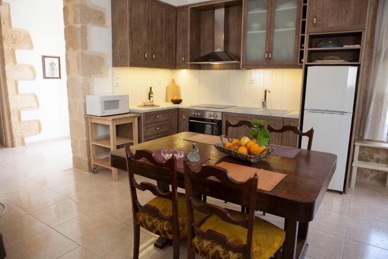 Cretan cottage of 1900 with beautiful olive yard - B&B Kíssamos