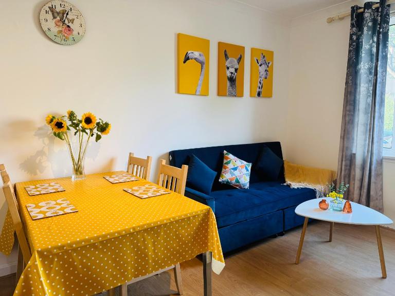 Murrayfield Maindoor flat with Free parking and Great Public transports Link - B&B Edinburgh