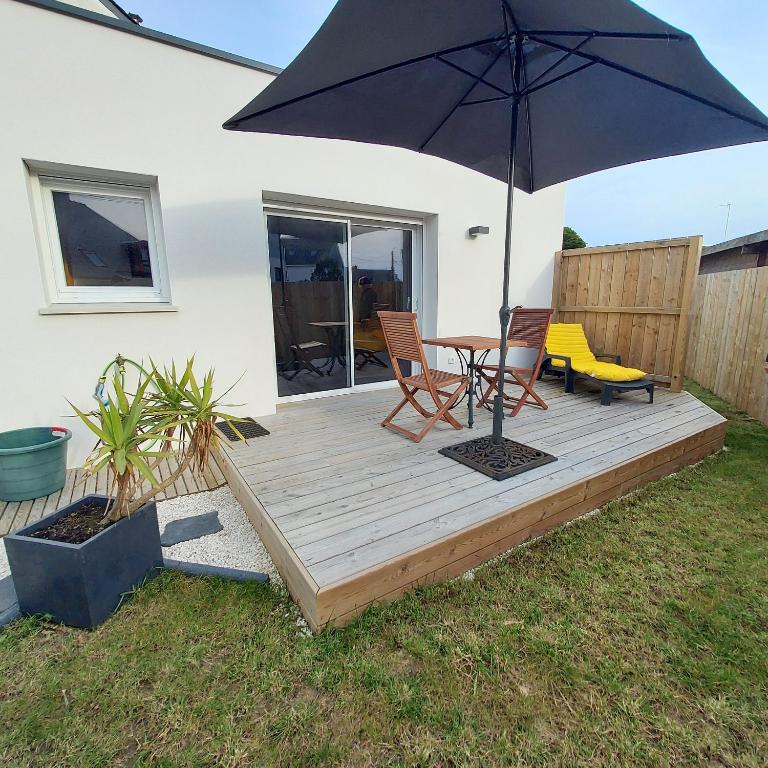 Studio avec terrasse et jardin à 100 m de la plage de Fort Bloqué - Chambres d'hôtes Ploemeur