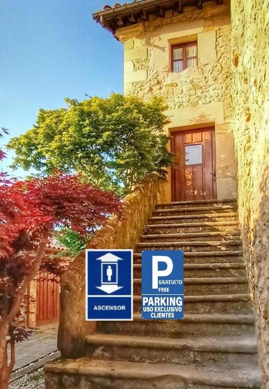 Apartamentos Palación de Santillana - Chambres d'hôtes Santillana