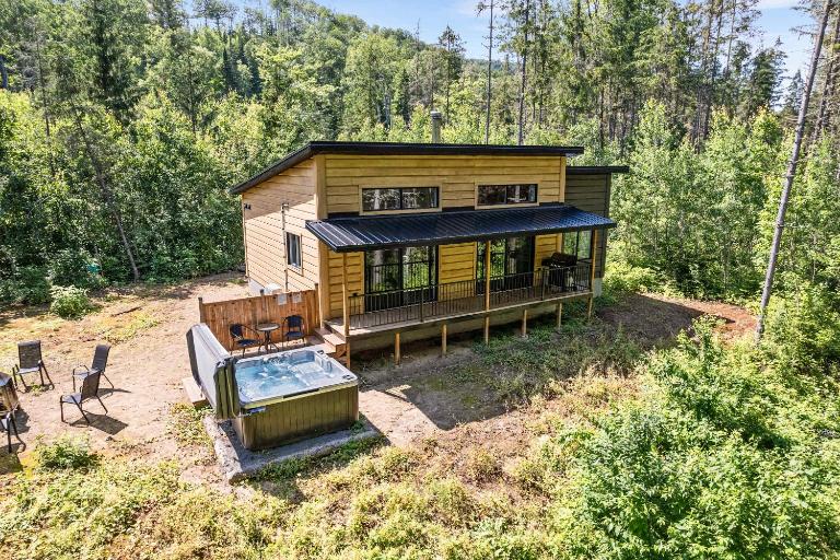 Spa Nature & Riverside Escape - Ecureuil Roux - B&B Trois-Rives