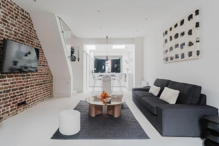 Maison moderne de 3 chambres, proche du tram - Bed and Breakfast Mouvaux