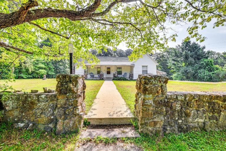 ‘Historic Hawkins House’ Located on Sewanee Campus - B&B Sewanee
