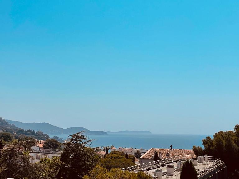 Quiet, sea view terrace, parking, air conditioning, beach, x6 - B&B Tolón