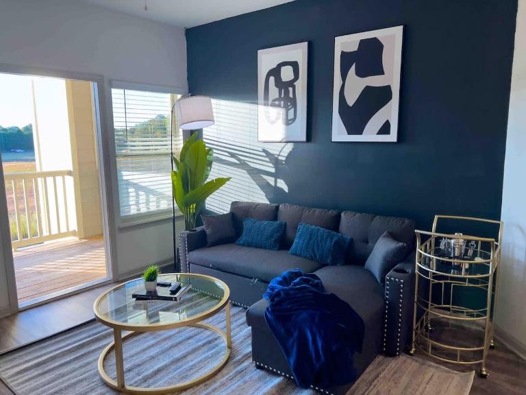 Upscale King 3 Bed Suite to Uptown Charlotte - Bed and Breakfast Charlotte