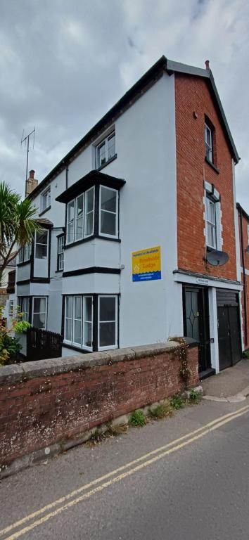 Brookside Lodge, central Dawlish - Bed and Breakfast Dawlish