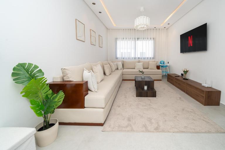 LUXURY Apartment - IPTV - AC - Easy Parking - Cosy stay - B&B Tangeri