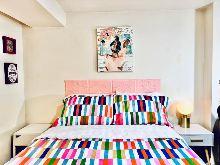 Cozy Private Room with Shared Bathroom on the 1st Floor - Conveniently Located near SeaTac Airport and Downtown - Bed and Breakfast Seattle