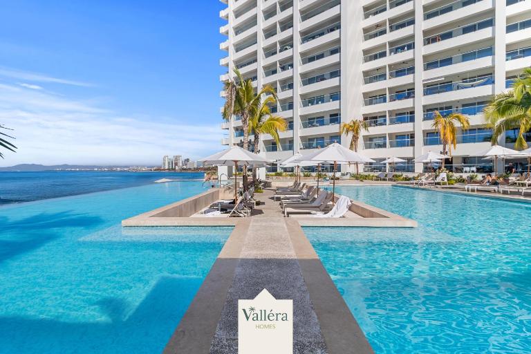 Harbor 171, Mexican Charm, 1 Bedroom - B&B Puerto Vallarta