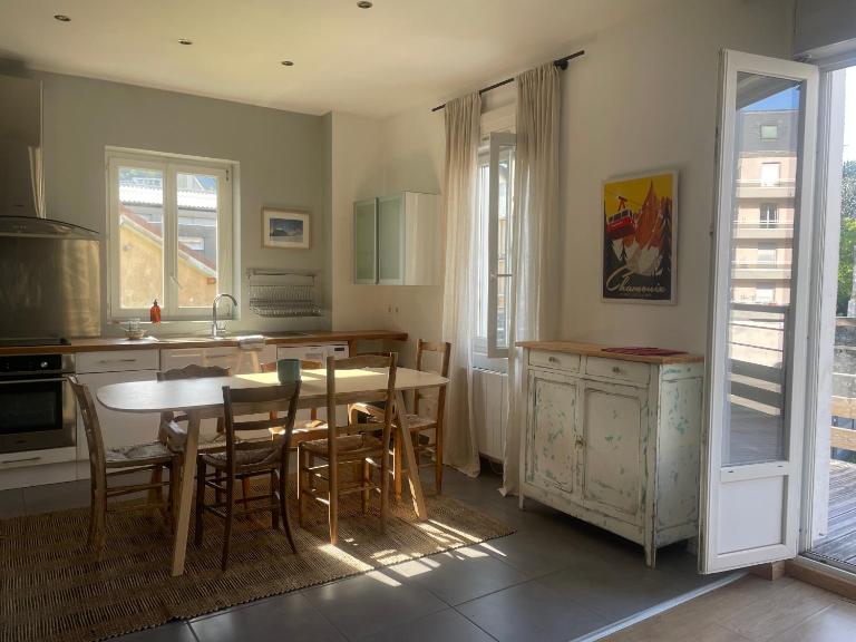 La Belle Escale, appartement calme, avec parking, Aix-les-Bains - B&B Aix-les-Bains