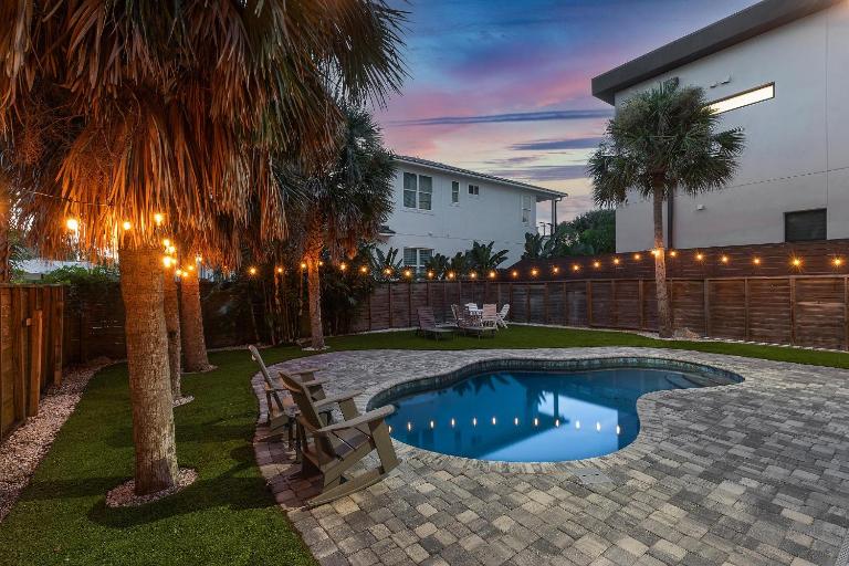 Barefoot Bungalow - B&B New Smyrna Beach