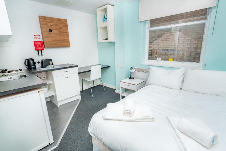 Lovely Modern Central Coventry Budget Studio - B&B Coventry