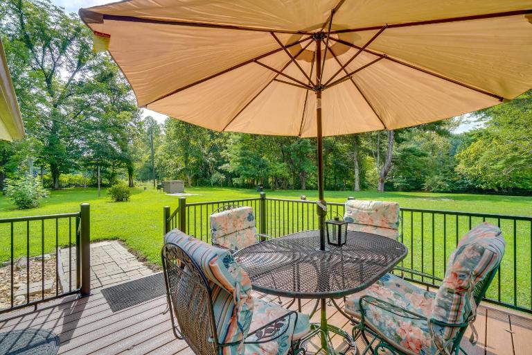 Riverfront Cabin - 6 Mi to Great Smoky Mtns NP! - B&B Townsend