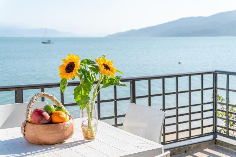 Casa frente ao Mar de Dentro com pôr do sol único - Ferienwohnung Canto Grande