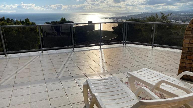Ocean & Mountain View Apartment - B&B Gordon’s Bay