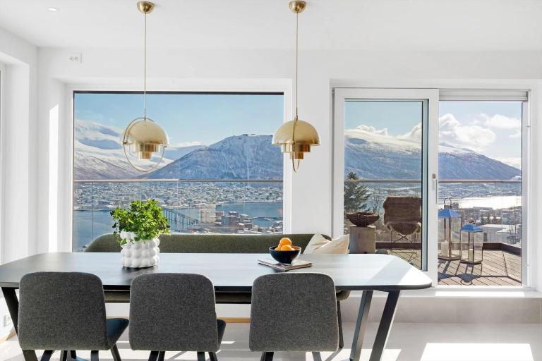Deluxe Villa by Paramount - Ferienwohnung Tromsø