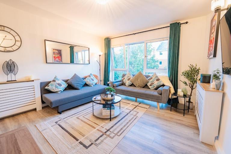 Modern & Central 2 Bedroom Apartment Free Parking - B&B Cardiff