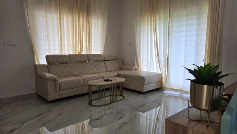 Casa Bella - The Group Stay - B&B Ganapathivattam